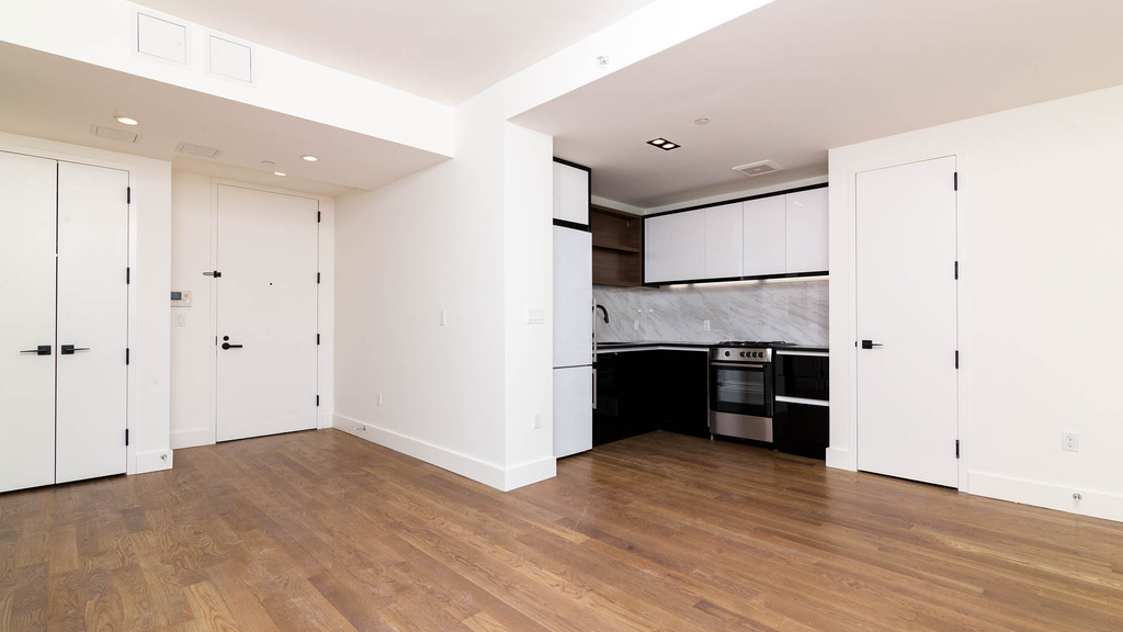 581 Ocean Pkwy 8E - Photo 14