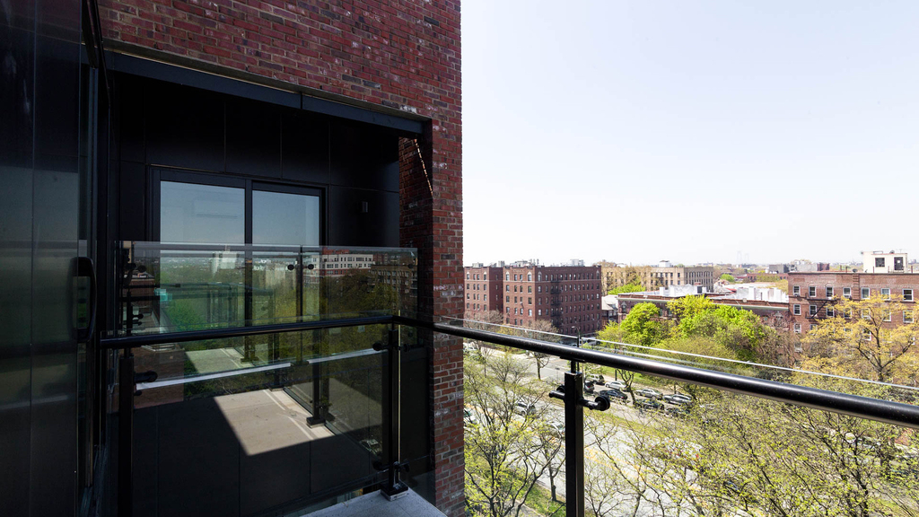 581 Ocean Pkwy 8E - Photo 5