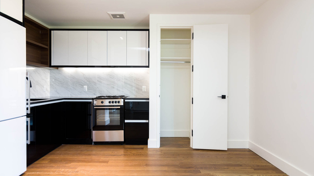 581 Ocean Pkwy 8E - Photo 16