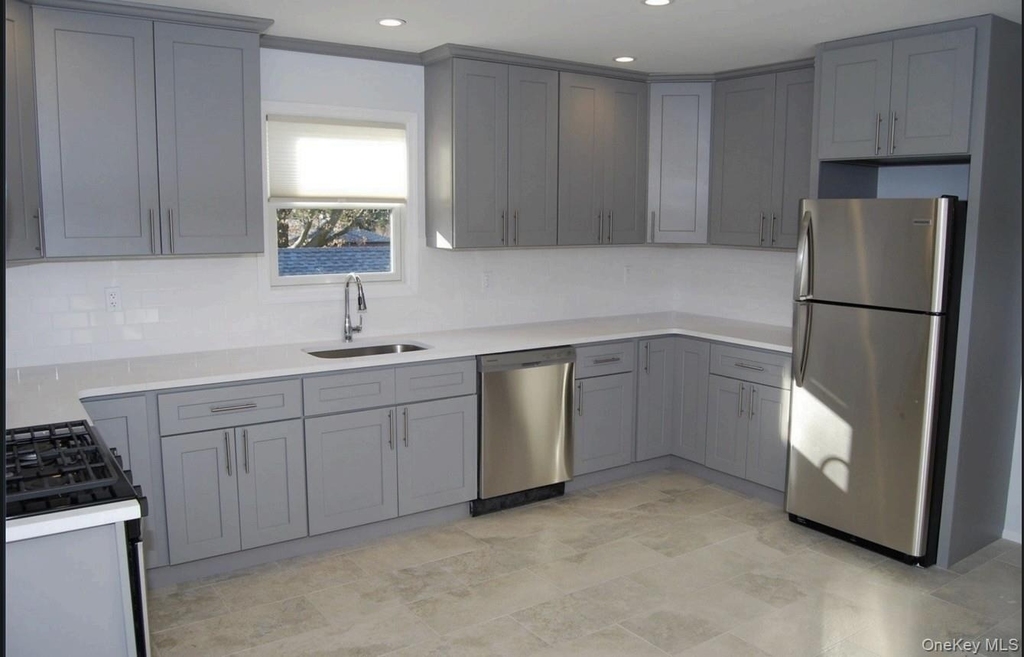 97 Coles Street - Photo 1