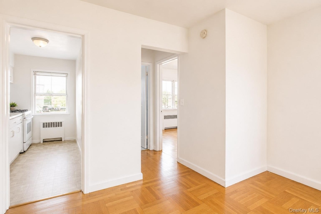 325 Shore Road - Photo 2