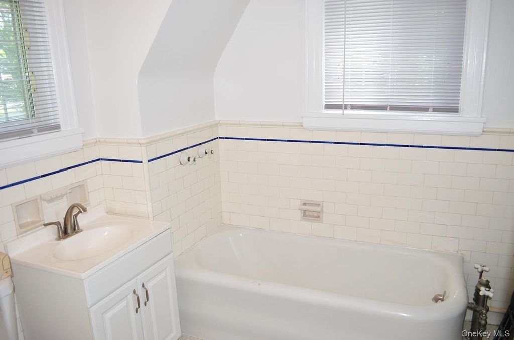 53 Ogden Avenue - Photo 11