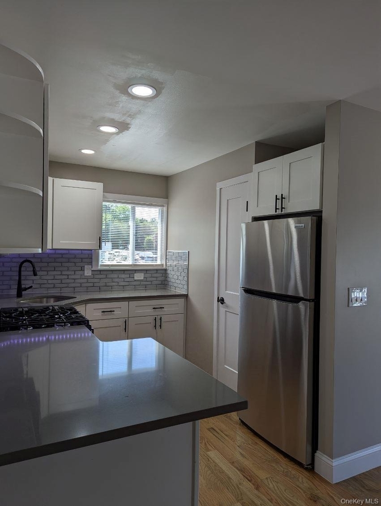 1737 N Gardiner Drive - Photo 0