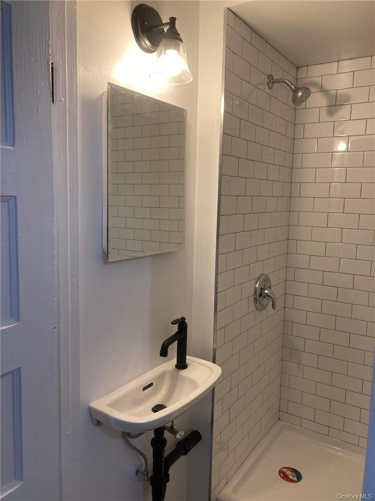 127 N Riverside Avenue - Photo 3