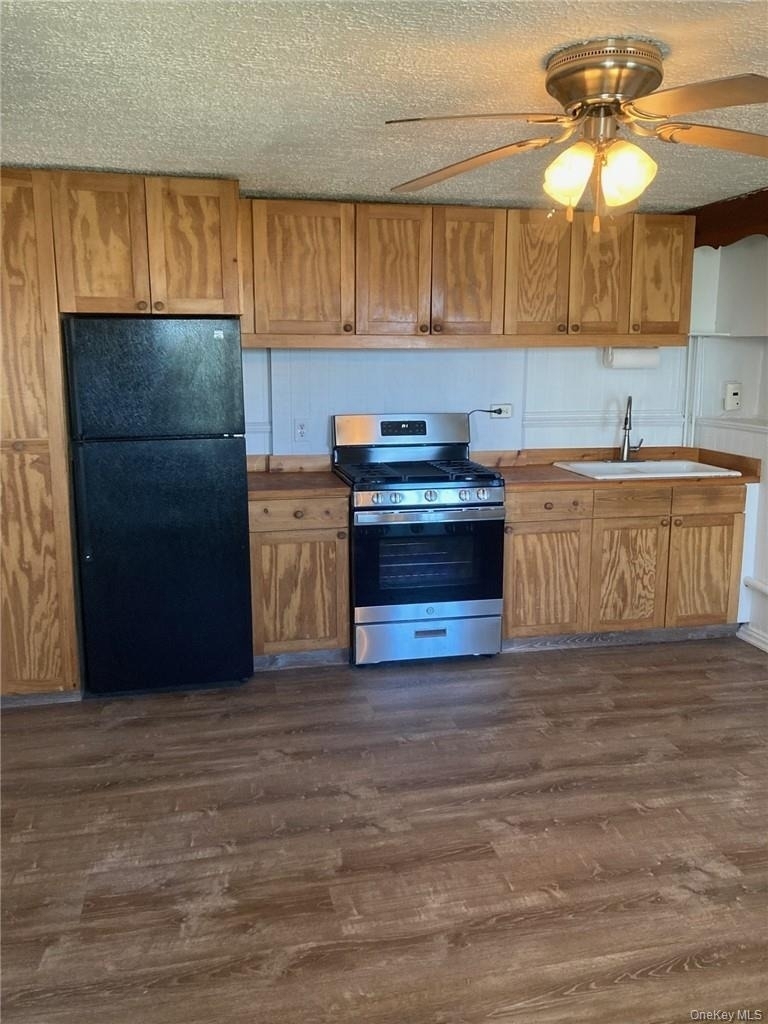 127 N Riverside Avenue - Photo 1