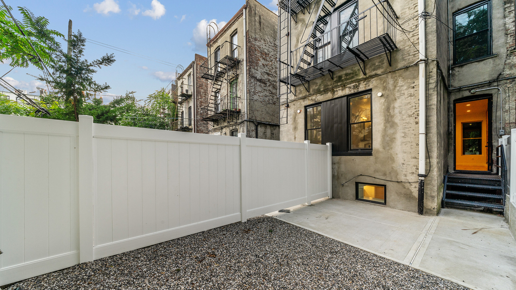 284 Suydam St 11237 - Photo 5