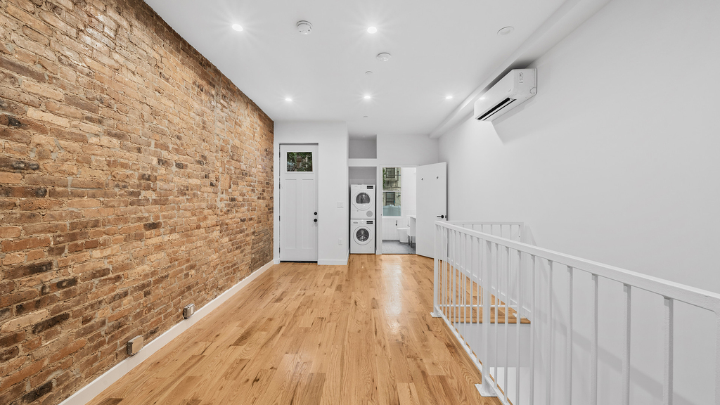 284 Suydam St 11237 - Photo 11