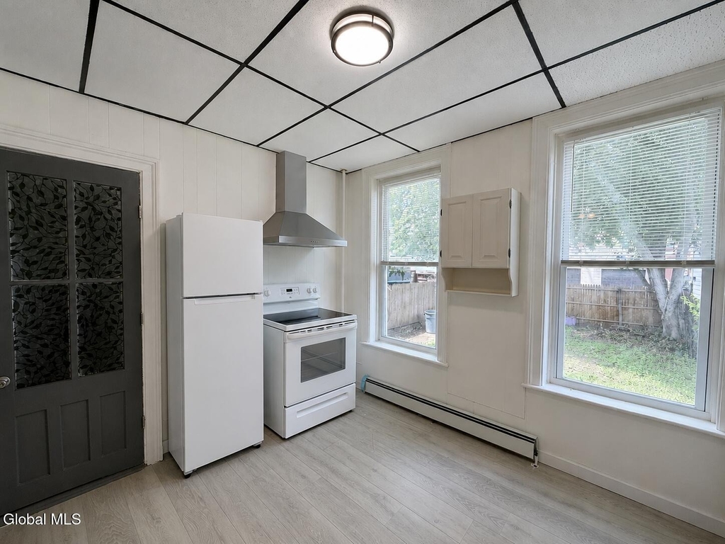 379 3rd Street - Photo 4
