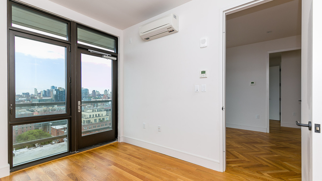 321 Wythe Ave - Photo 1