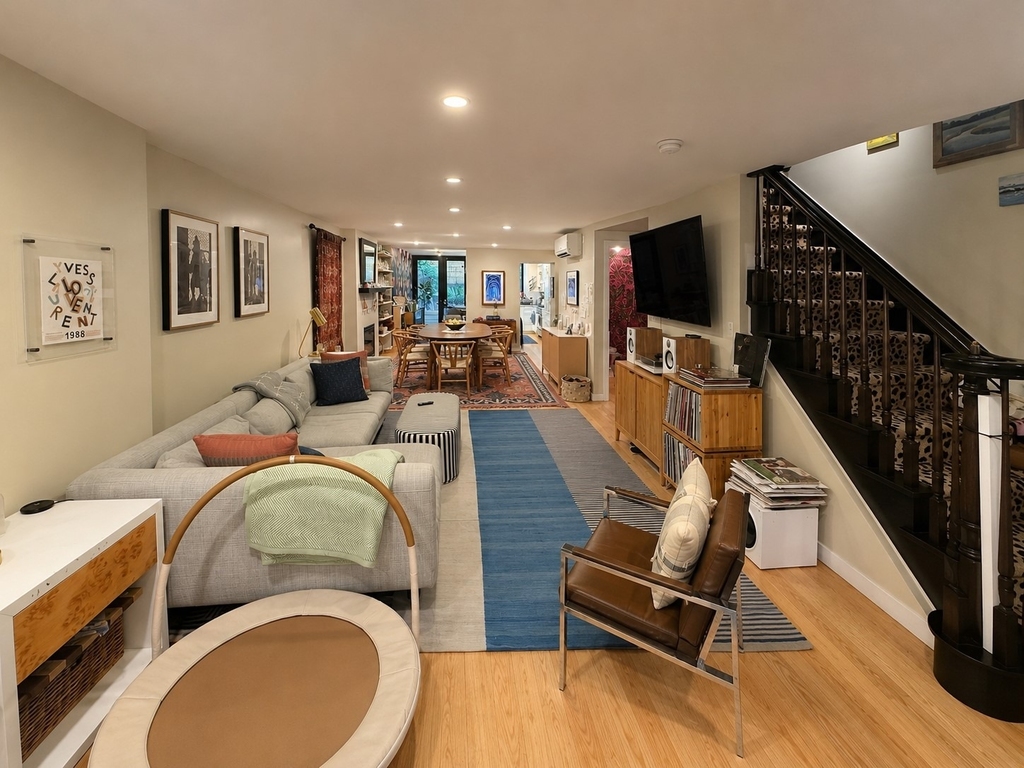 386 Sackett Street - Photo 3