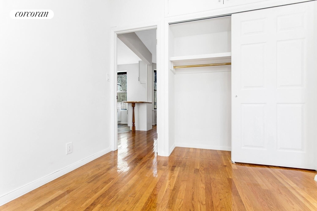 542 E 82nd Street - Photo 4