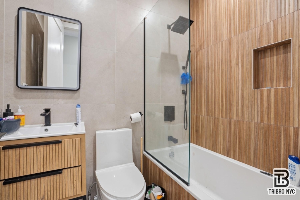 92 Manhattan Avenue - Photo 8