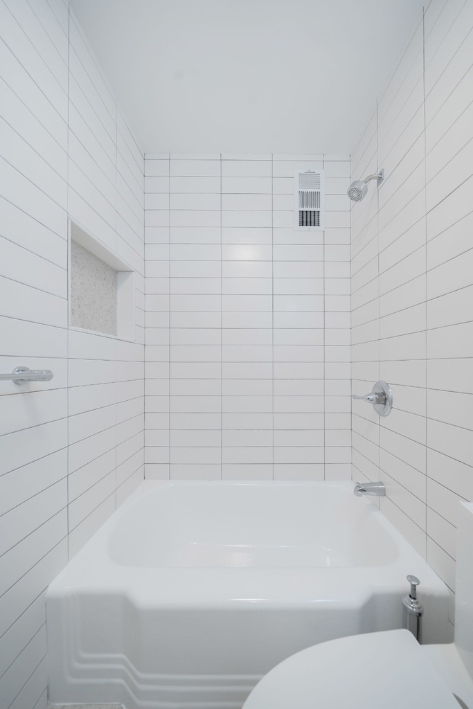 353 W 44th Street - Photo 7