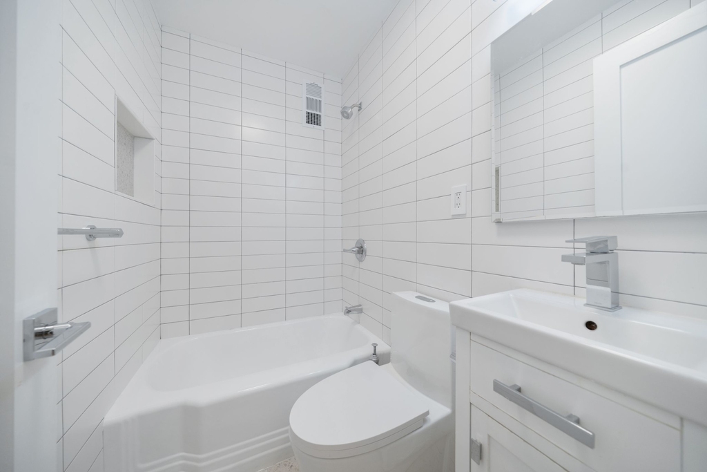 353 W 44th Street - Photo 6