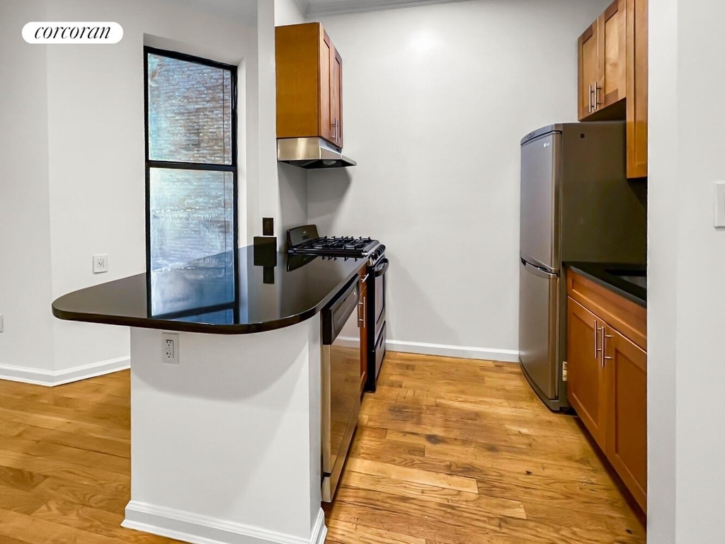 130 E 93rd Street - Photo 2