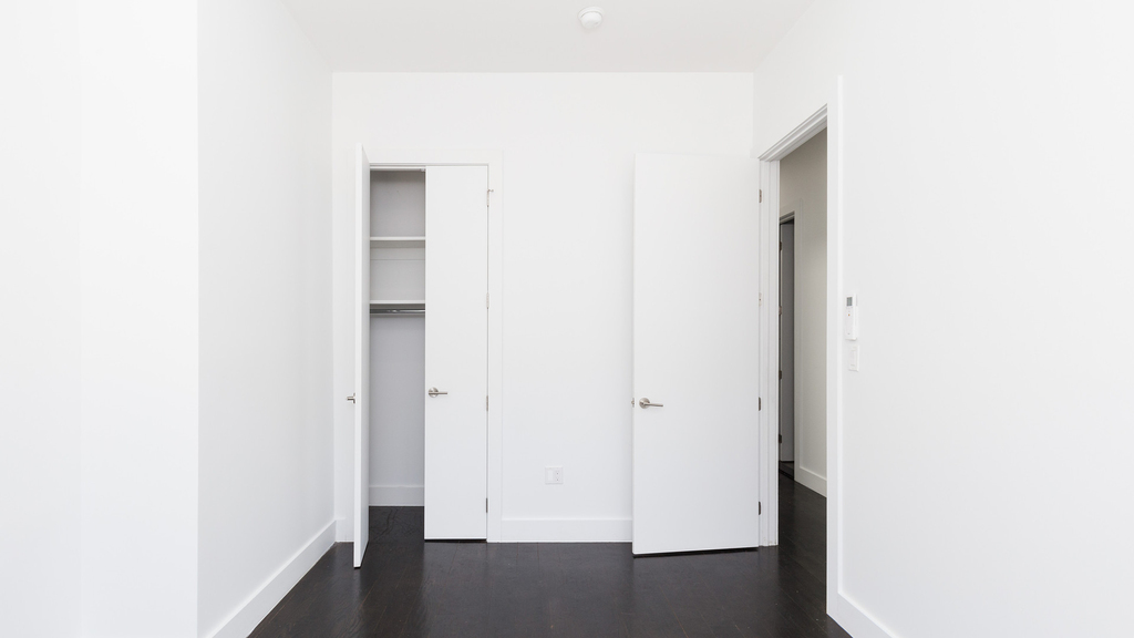 1446 Flatbush Ave - Photo 12