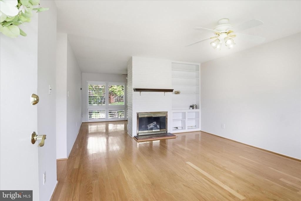 6320 Howe Place - Photo 3