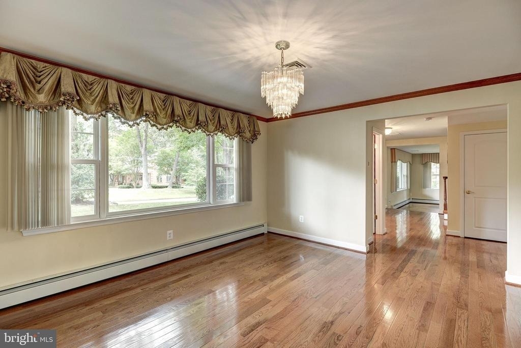 929 Woburn Court - Photo 6