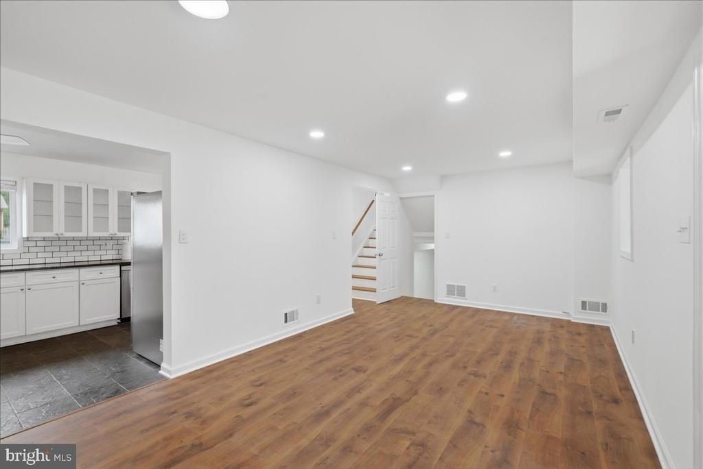 709 N Pryor Street - Photo 20