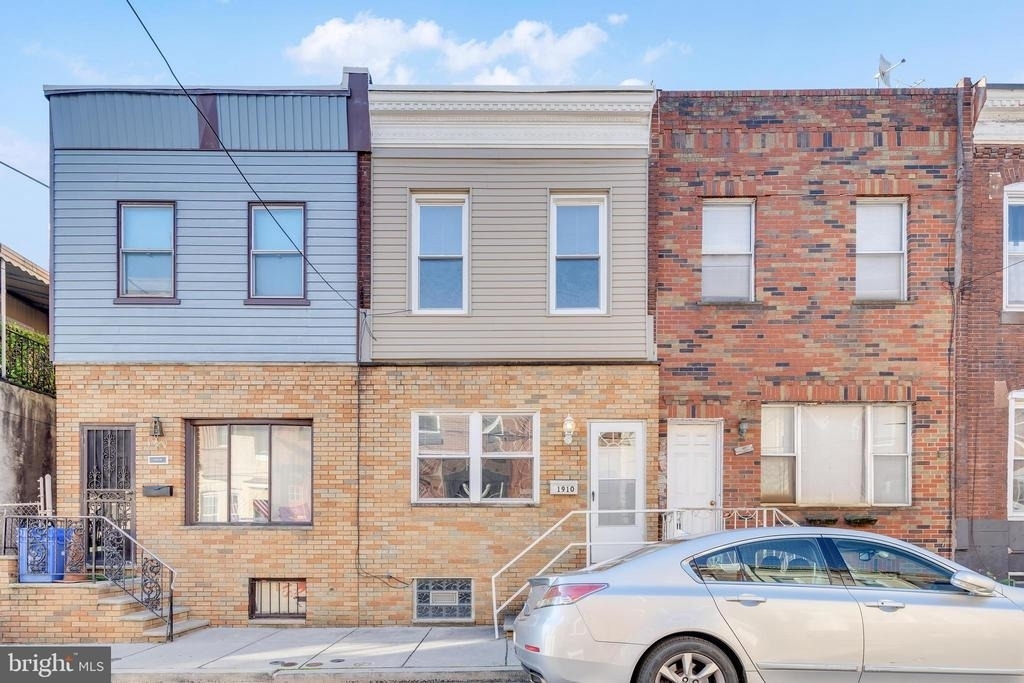 1910 Dudley Street - Photo 1