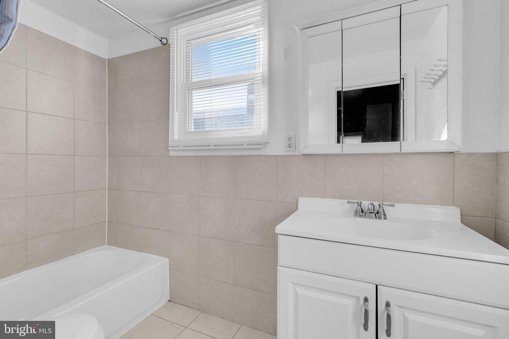 1910 Dudley Street - Photo 17