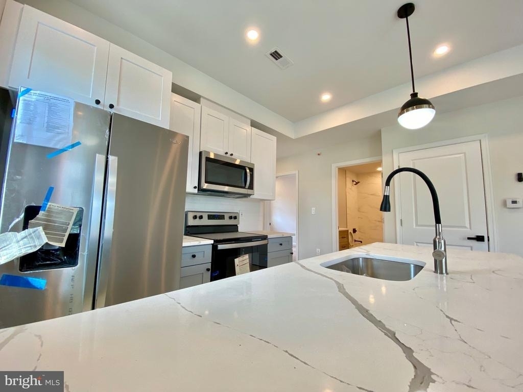 6100 Ridge Avenue - Photo 6
