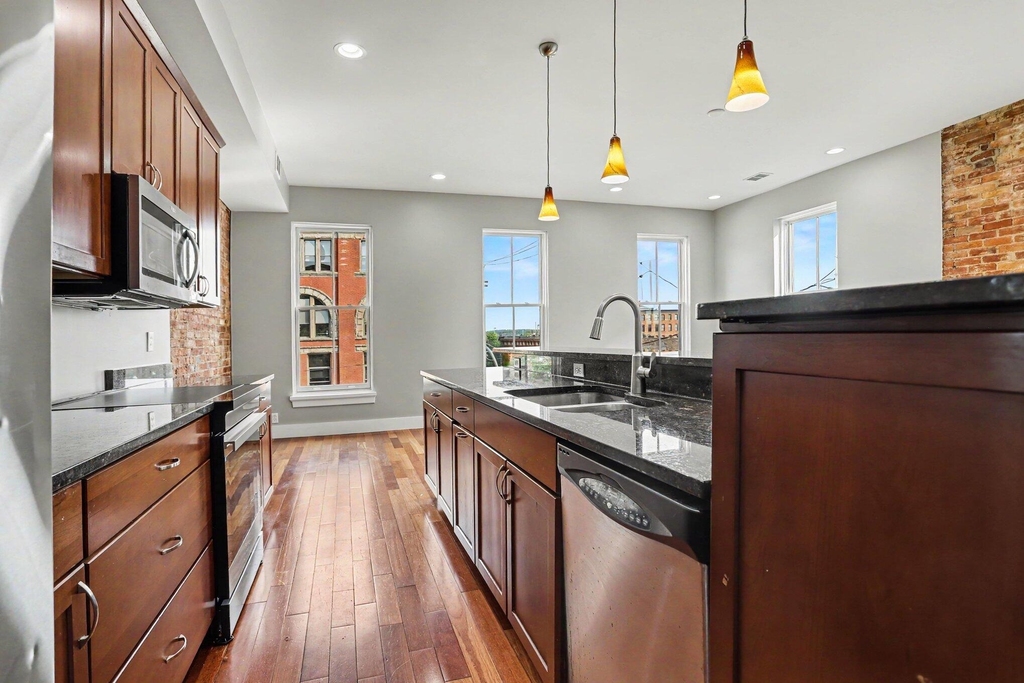 280 E Michigan Avenue - Photo 7