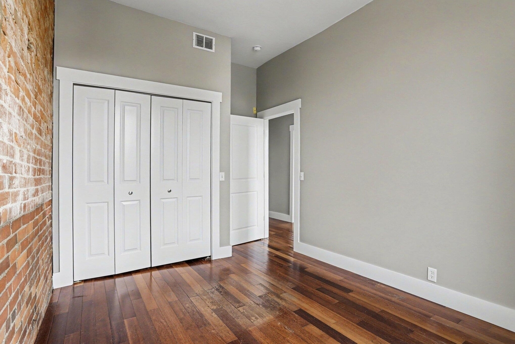 280 E Michigan Avenue - Photo 17