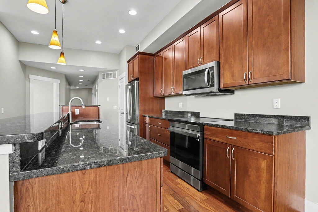 280 E Michigan Avenue - Photo 4