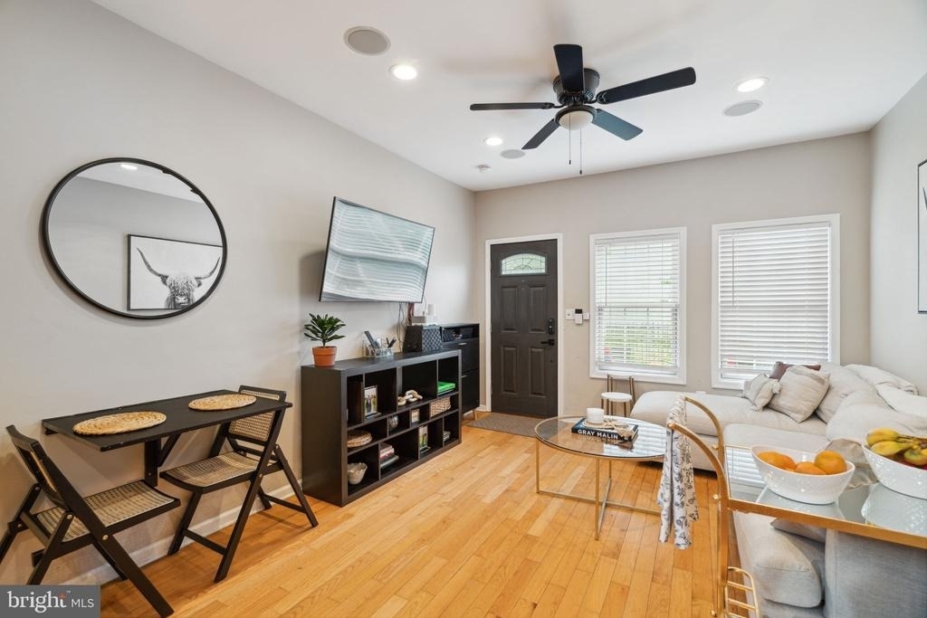 2357 Montrose Street - Photo 2