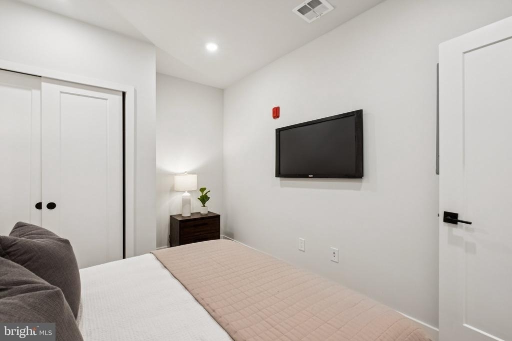 6910 Ridge Avenue - Photo 28