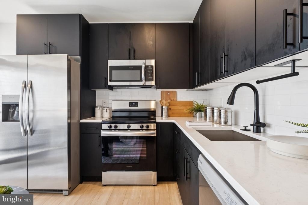 6910 Ridge Avenue - Photo 11