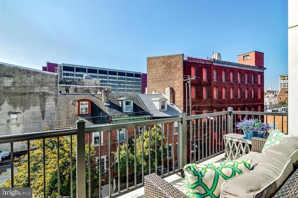 305 Green Street - Photo 34