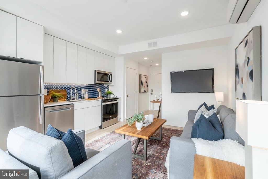1131 N Front Street - Photo 1