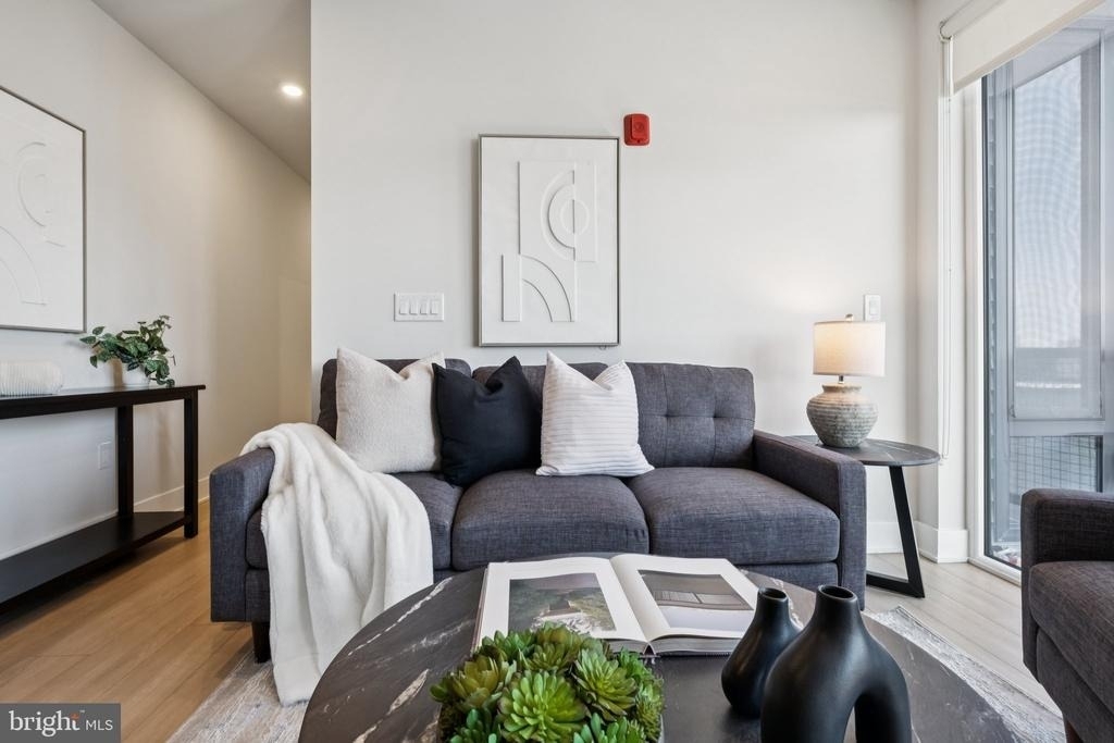 6910 Ridge Avenue - Photo 5