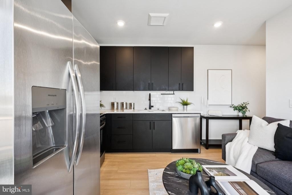 6910 Ridge Avenue - Photo 10