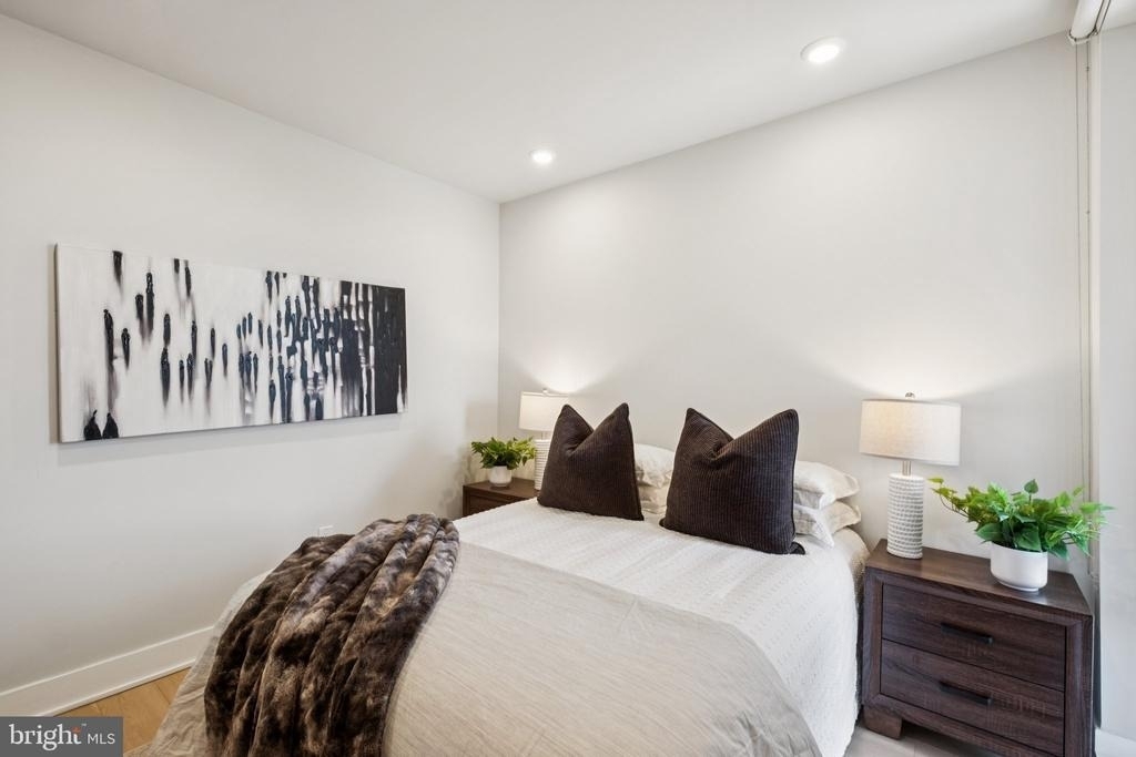 6910 Ridge Avenue - Photo 8