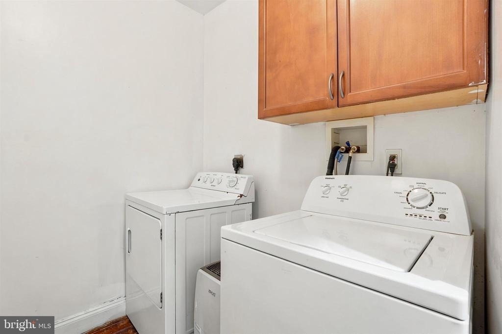 4441 Silverwood Street - Photo 8