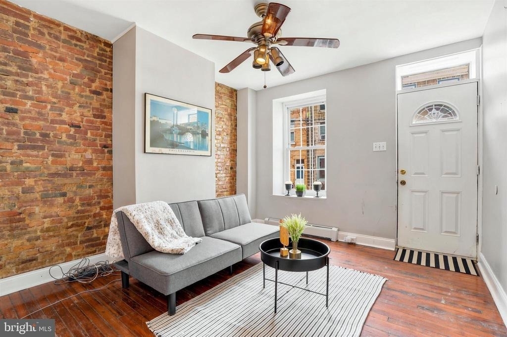 4441 Silverwood Street - Photo 2
