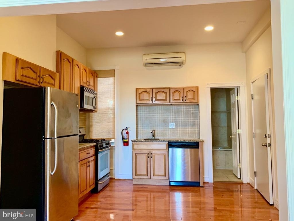 1216 S Broad Street - Photo 4