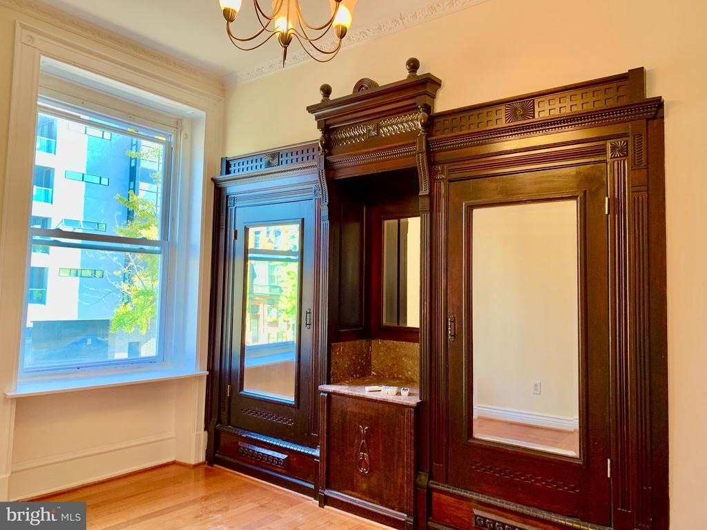 1216 S Broad Street - Photo 2