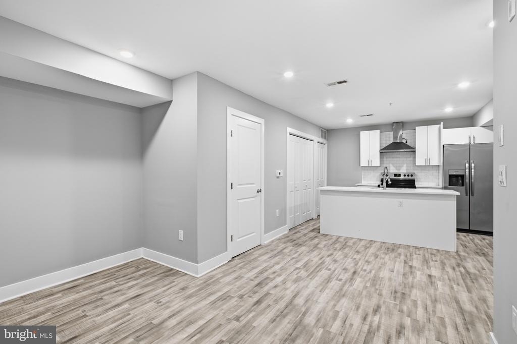 2500 N Mascher Street - Photo 2