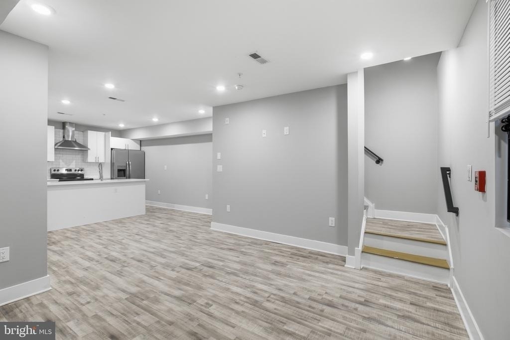 2500 N Mascher Street - Photo 0