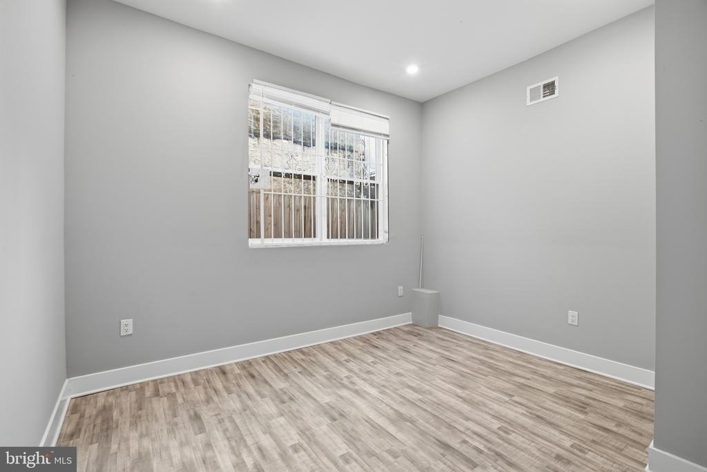 2500 N Mascher Street - Photo 9