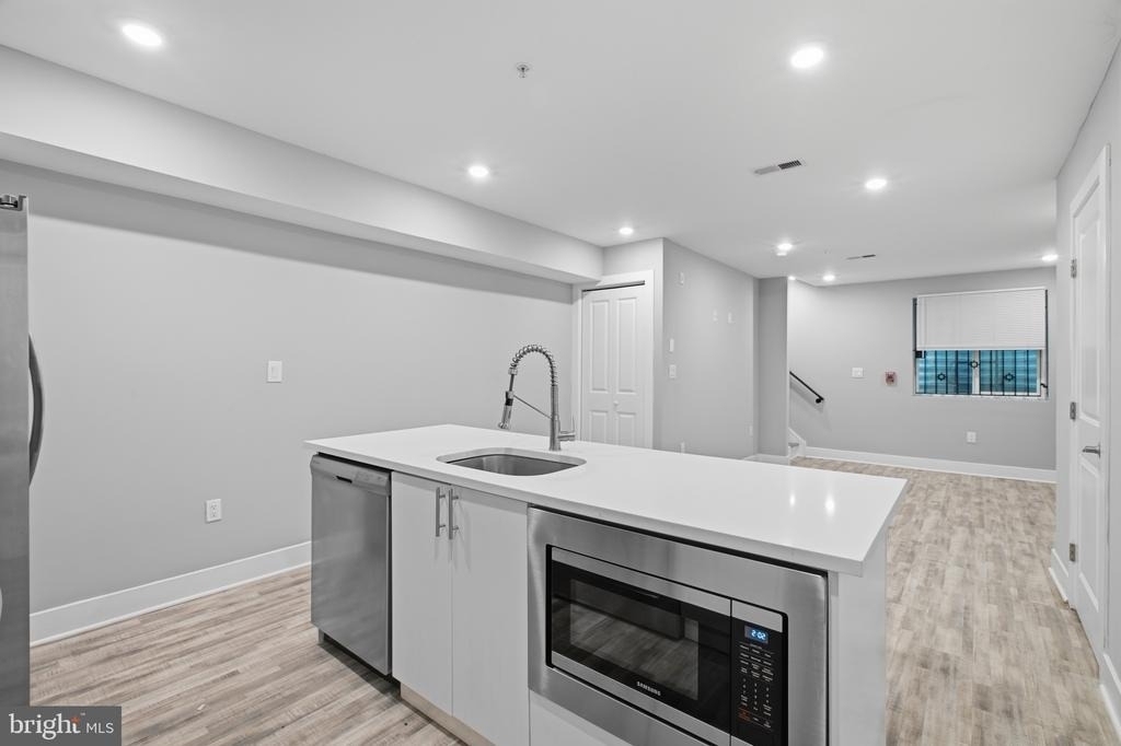 2500 N Mascher Street - Photo 15