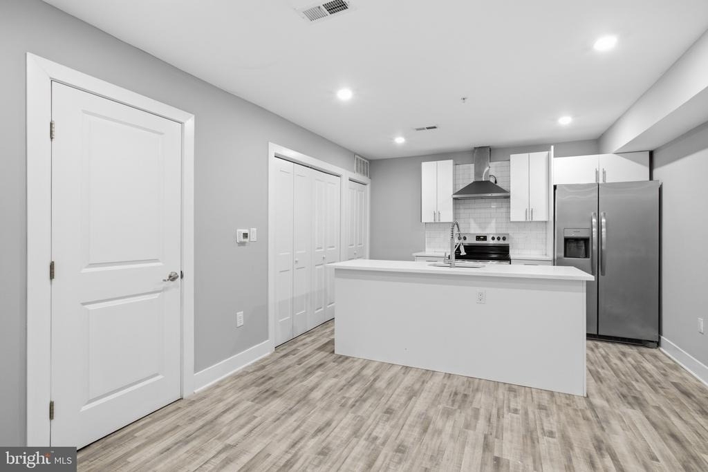 2500 N Mascher Street - Photo 1