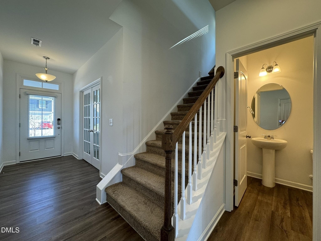 913 Briar Gate Drive - Photo 8