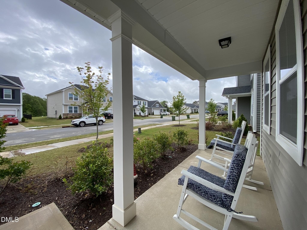913 Briar Gate Drive - Photo 1