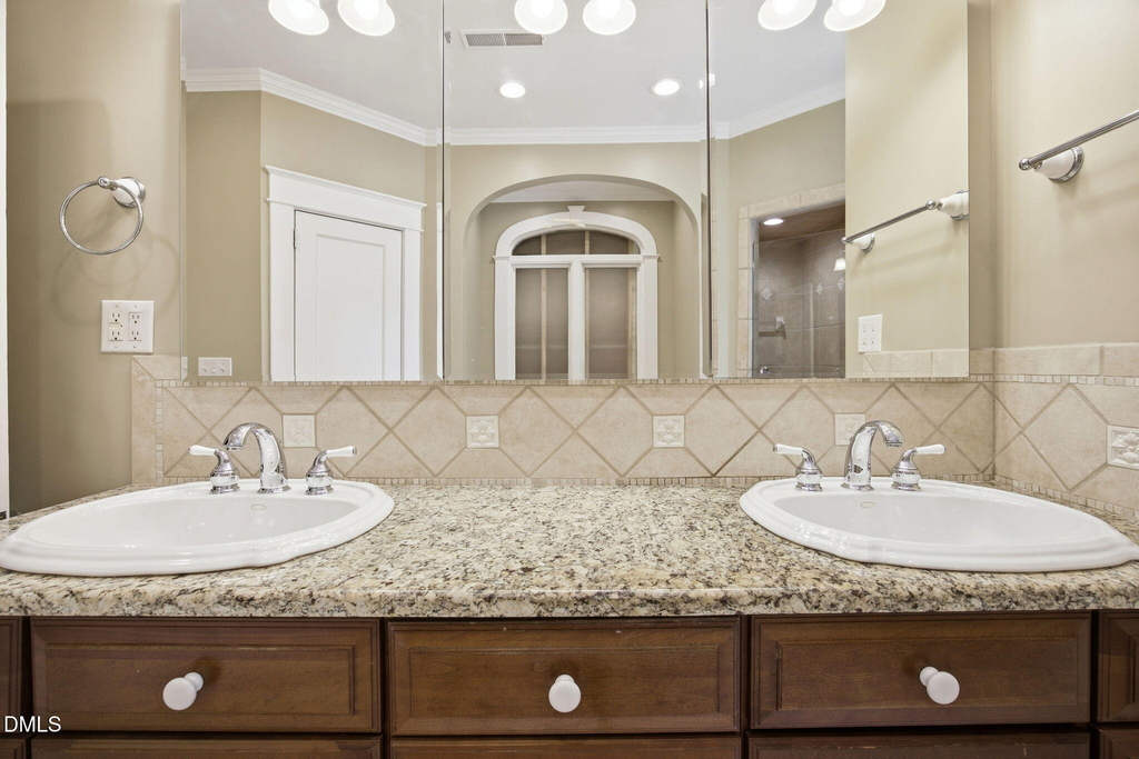 2203 Saint Marys Street - Photo 33