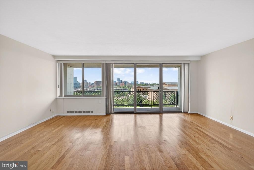 2401 Pennsylvania Avenue - Photo 11